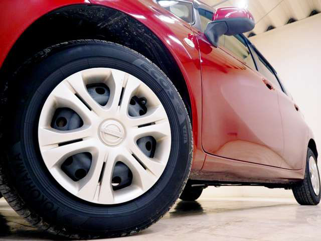 中古車 日産 ノート 1 2 X Four 4wd 夏冬タイヤ 一年保証 の中古車詳細 114 000km ワインレッド 北海道 34 5万円 中古車情報 中古車検索なら 車選びドットコム 車選び Com