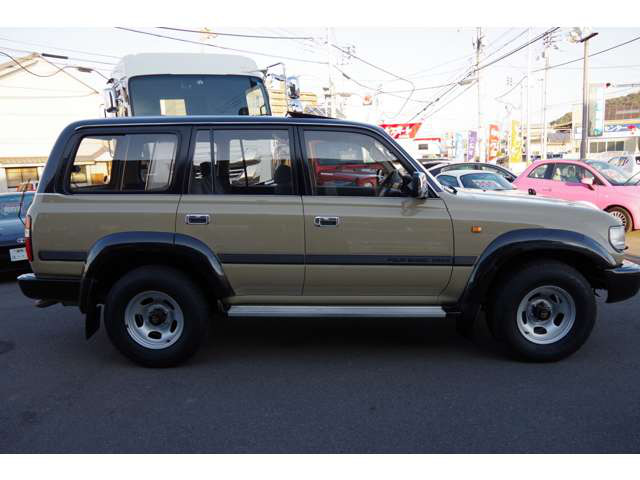 中古車 トヨタ ランドクルーザー80 4 5 Vx 4wd の中古車詳細 29 000km ベージュツートン 香川県 374万円 中古車情報 中古車検索なら 車選びドットコム 車選び Com