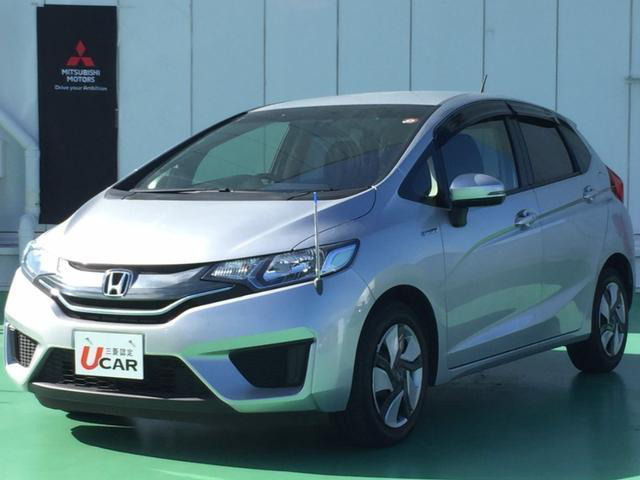 中古車 ホンダ フィットハイブリッド の中古車詳細 30 000km アラバスターシルバーメタリック 沖縄県 8万円 中古車情報 中古車検索なら 車選びドットコム 車選び Com