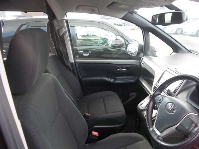 中古車 トヨタ ノア 2 0 G 69 000km ワインレッドメタリック 群馬県 129万円 中古車情報 中古車検索なら 車 選びドットコム 車選び Com