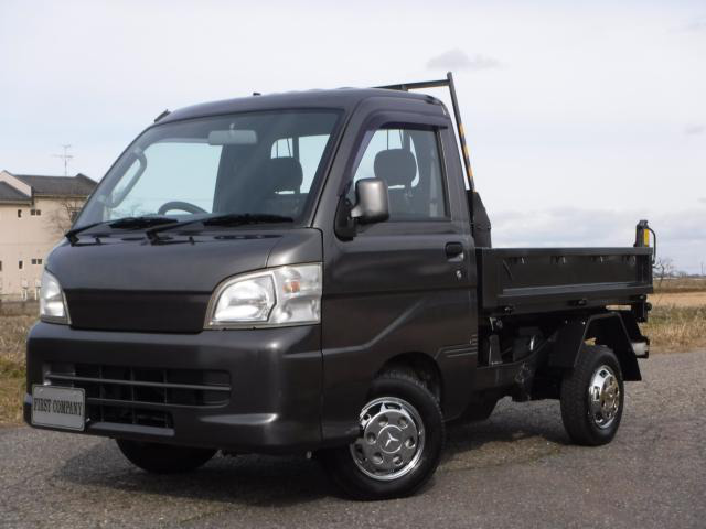 中古車 ダイハツ ハイゼットトラック 4wd 三方開き 軽ダンプ 5速 Ac の中古車詳細 138 700km ガンメタ 新潟県 79 9万円 中古車情報 中古車検索なら 車選びドットコム 車選び Com