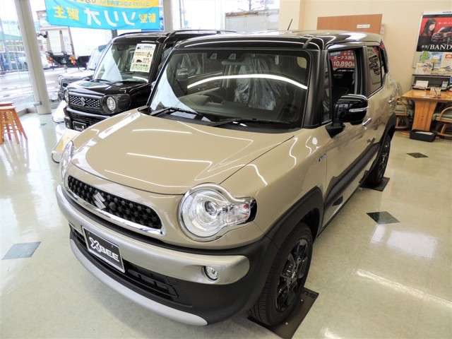 中古車 スズキ クロスビー 1 0 ハイブリッド Hybrid Mz 4wd の中古車詳細 登録済未使用車 5km走行 ベージュブラック 富山県 210万円 中古車情報 中古車検索なら 車選びドットコム 車選び Com