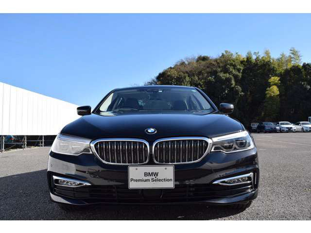 中古車 Bmw 530e Iパフォーマンス ラグジュアリー の中古車詳細 5 000km ブラック 千葉県 4 9万円 中古車情報 中古車検索なら 車選びドットコム 車選び Com