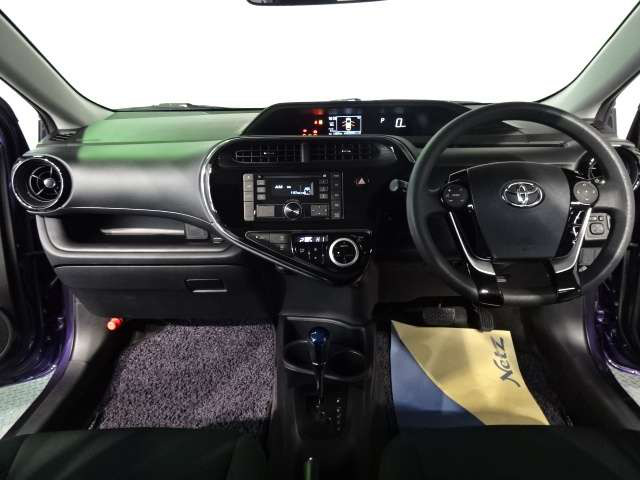 中古車 トヨタ アクア 1 5 S 13 000km パープル 北海道 142万円 中古車情報 中古車検索なら 車選びドットコム 車選び Com