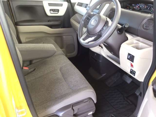 中古車 ホンダ N Box G L ホンダセンシング の中古車詳細 38 000km パールイエロー 福岡県 118万円 中古車情報 中古車検索なら 車選びドットコム 車選び Com