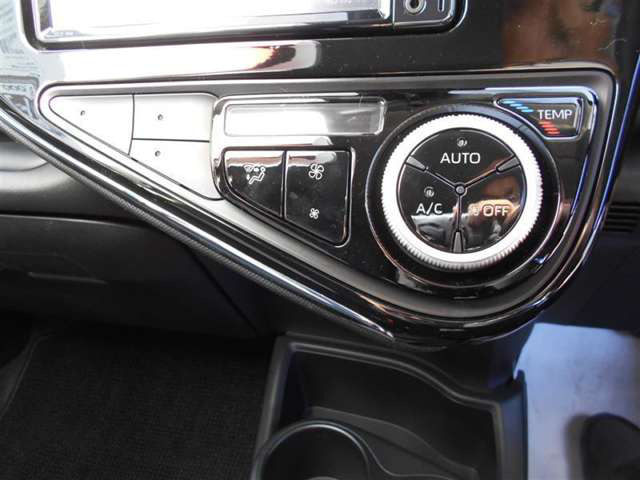 中古車 トヨタ アクア 1 5 S の中古車詳細 49 000km グリーン 群馬県 110万円 中古車情報 中古車検索なら 車 選びドットコム 車選び Com 中古車 トヨタ アクア 1 5 S の中古車詳細 49 000km グリーン 群馬県 110万円 中古車情報 中古車検索なら 車 選びドットコム 車選び Com