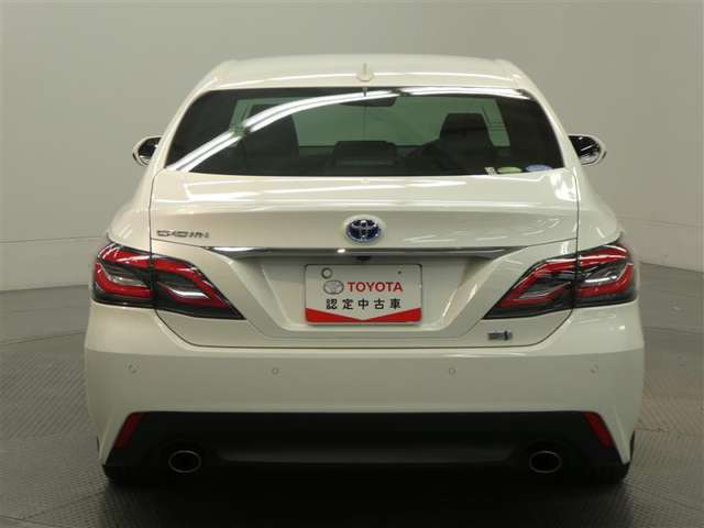 中古車 トヨタ クラウンハイブリッド 2 5 S エレガンス スタイル の中古車詳細 8 000km パールメタリック 岐阜県 428万円 中古車情報 中古車検索なら 車選びドットコム 車選び Com