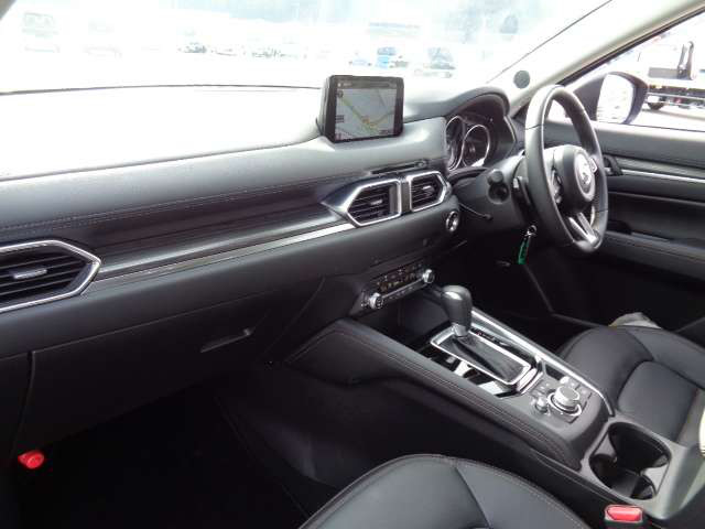 中古車 マツダ Cx 5 2 2 Xd Lパッケージ 4wd メーカー8型ナビbose黒革サンルーフ の中古車詳細 2 000km ジェットブラックマイカ 群馬県 328 3万円 中古車情報 中古車検索なら 車選びドットコム 車選び Com