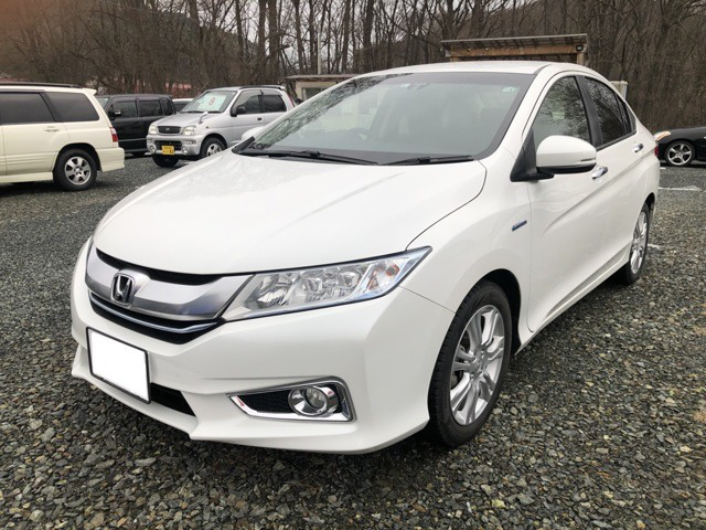 中古車 ホンダ グレイス 1 5 ハイブリッド Ex の中古車詳細 29 000km パールホワイト 岩手県 127万円 中古車情報 中古車検索なら 車選びドットコム 車選び Com