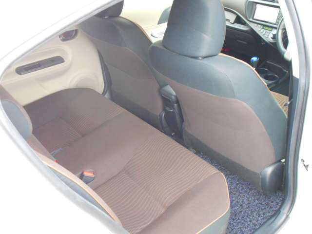 中古車 トヨタ アクア 1 5 G の中古車詳細 74 000km パール 徳島県 54 8万円 中古車情報 中古車検索なら 車選びドットコム 車選び Com