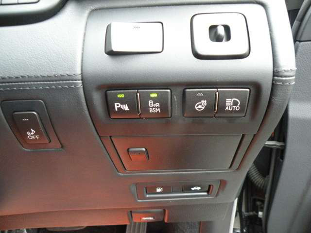 中古車 レクサス Ls600hl エグゼクティブパッケージ 4wd の中古車詳細 53 000km ブラック 徳島県 578万円 中古車情報 中古車検索なら 車選びドットコム 車選び Com