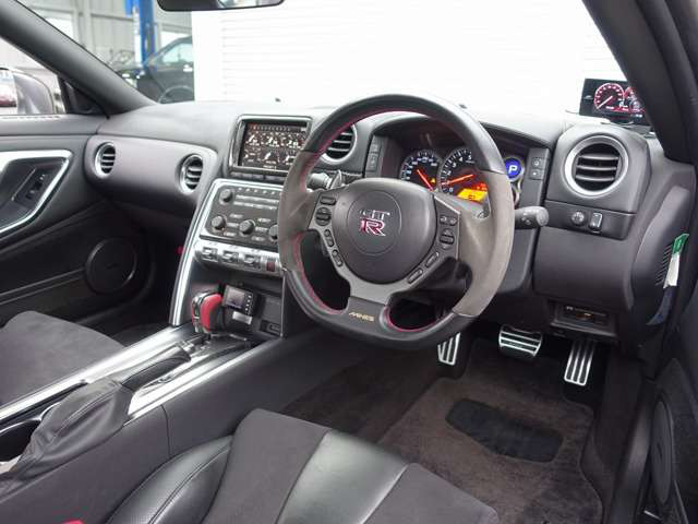 中古車 日産 Gt R 3 8 プレミアムエディション 4wd ナビ 車高調 Enkeiaw マインズcpu 禁煙車 の中古車詳細 メーター交換 交換前 33 000km 交換後 14 000km 合算値 47 000km ダークメタルグレー 千葉県 769万円 中古車 情報 中古車検索なら 車選びドット