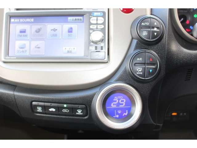 中古車 ホンダ フィットハイブリッド 1 3 10th アニバーサリー の中古車詳細 101 000km ブラウンパール 山口県 39 6万円 中古車情報 中古車検索なら 車選びドットコム 車選び Com