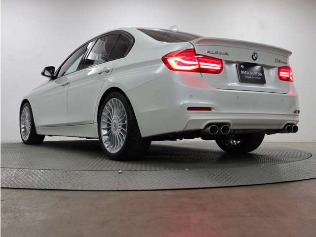 中古車 Bmwアルピナ D3 ビターボ リムジン の中古車詳細 16 000km ホワイト 神奈川県 868万円 中古車情報 中古車 検索なら 車選びドットコム 車選び Com