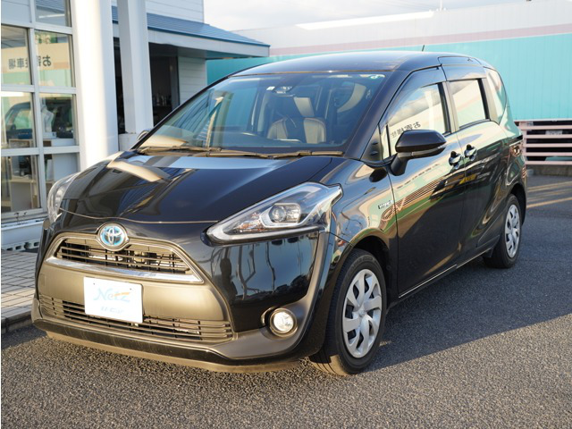 中古車 トヨタ シエンタ ハイブリッド 1 5 G クエロ の中古車詳細 26 000km ブラック 山口県 192万円 中古車情報 中古車検索なら 車選びドットコム 車選び Com