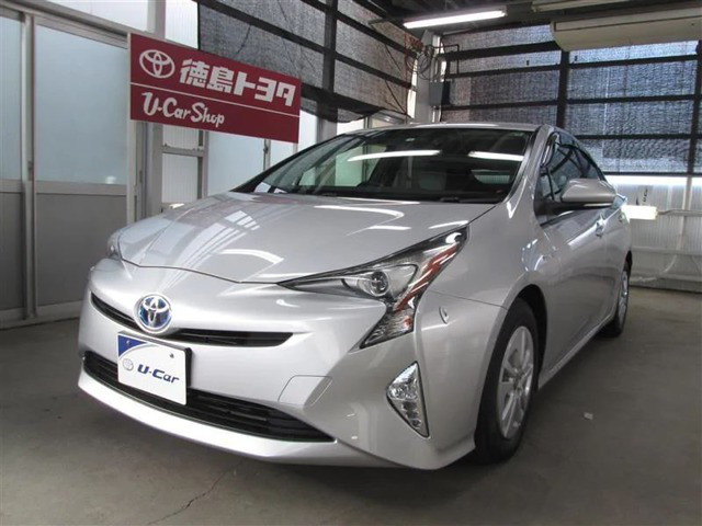 中古車 トヨタ プリウス 1 8 S の中古車詳細 30 000km シルバーメタリック 徳島県 155万円 中古車情報 中古車検索なら 車選びドットコム 車選び Com