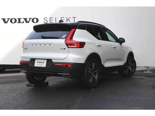 中古車 ボルボ Xc40 T4 Awd Rデザイン 4wd の中古車詳細 10 000km ホワイトパール 千葉県 399万円 中古 車情報 中古車検索なら 車選びドットコム 車選び Com 中古車 ボルボ Xc40 T4 Awd Rデザイン 4wd の中古車詳細 10 000km ホワイトパール 千葉県 399万円 中古 車情報 中古車検索なら 車選びドットコム 車選び Com