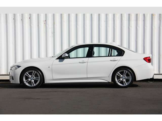 中古車 Bmw 3i Mスポーツ の中古車詳細 14 000km ホワイト 埼玉県 286万円 中古車情報 中古車検索なら 車選びドットコム 車選び Com