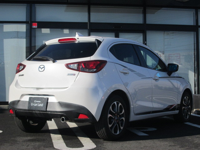 中古車 マツダ デミオ 1 5 Xd ツーリング の中古車詳細 38 000km ホワイト 東京都 108万円 中古車情報 中古車検索なら 車選びドットコム 車選び Com