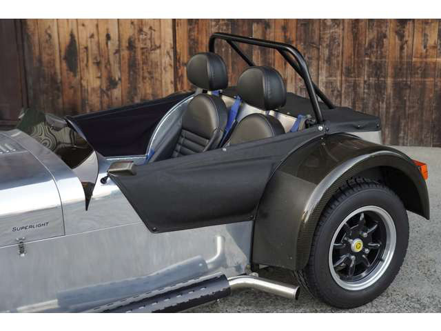 中古車 ケータハム セブンスーパーライト 1 6 の中古車詳細 17 000km シルバーブラック 東京都 価格応談 中古車情報 中古車 検索なら 車選びドットコム 車選び Com