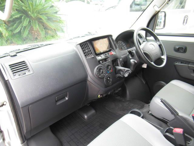 中古車 トヨタ タウンエースバン 車中泊仕様 ベッドキット 4ナンバー 4wd の中古車詳細 56 299km シルバー 千葉県 239万円 中古車情報 中古車検索なら 車選びドットコム 車選び Com