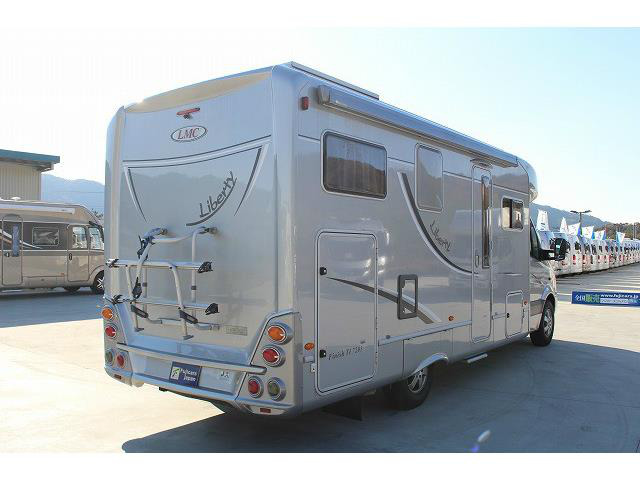中古車 メルセデス ベンツ その他 メルセデス ベンツ キャブコン Lmc リバティ の中古車詳細 77 581km シルバー 兵庫県 6万円 中古車情報 中古車検索なら 車選びドットコム 車選び Com