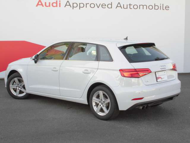 中古車 アウディ A3スポーツバック 30 Tfsi の中古車詳細 7 000km ホワイトメタリック 山梨県 278万円 中古車 情報 中古車検索なら 車選びドットコム 車選び Com