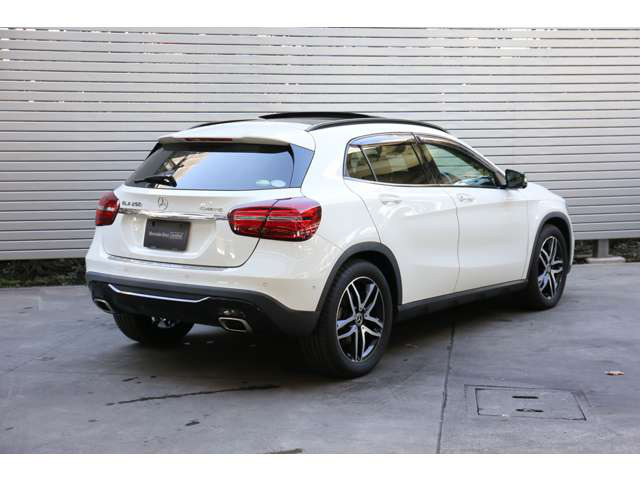 中古車 メルセデス ベンツ Gla250 4マチック 4wd の中古車詳細 16 000km ホワイトホワイト 東京都 378万円 中古車情報 中古車検索なら 車選びドットコム 車選び Com