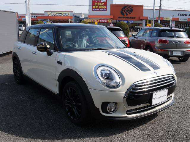 中古車 Bmw ミニクラブマン クーパー の中古車詳細 19 000km ホワイトブラック 三重県 258万円 中古車情報 中古車検索なら 車選びドットコム 車選び Com