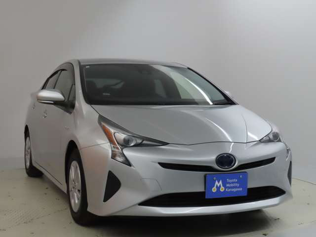 中古車 トヨタ プリウス 1 8 S の中古車詳細 57 000km シルバーメタリック 神奈川県 123万円 中古車情報 中古車検索なら 車選びドットコム 車選び Com