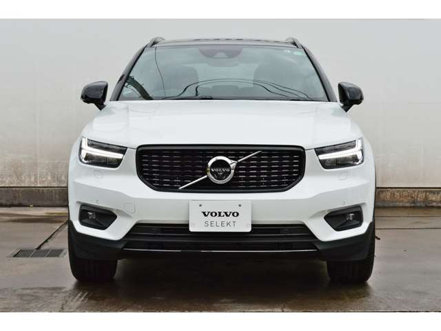 中古車 ボルボ Xc40 T5 Awd Rデザイン 4wd の中古車詳細 15 000km ホワイトパール 埼玉県 418万円 中古車 情報 中古車検索なら 車選びドットコム 車選び Com