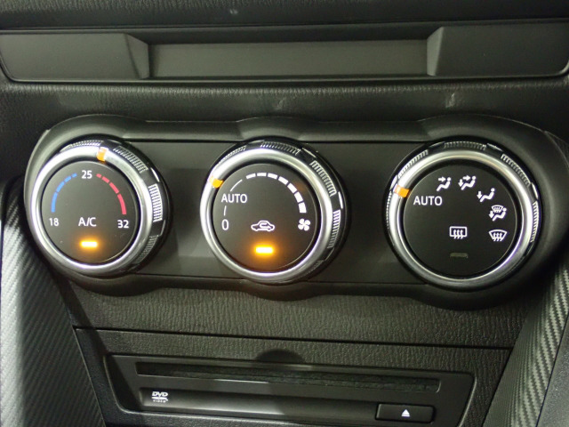 中古車 マツダ Mazda2 1 5 15s の中古車詳細 939km ワインレッドメタリック 埼玉県 134 8万円 中古車情報 中古車 検索なら 車選びドットコム 車選び Com