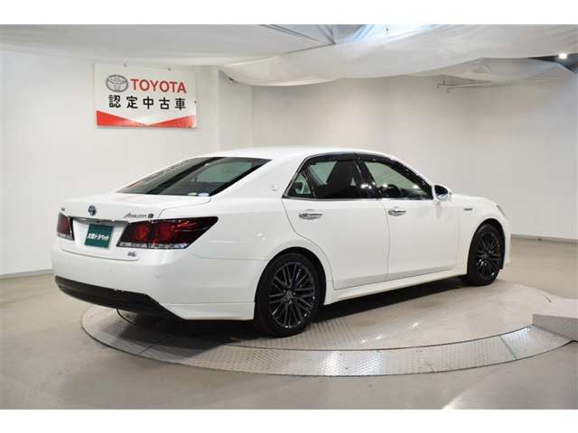 中古車 トヨタ クラウンハイブリッド クラウンアスリート Hv アスリートs の中古車詳細 59 000km パールメタリック 大阪府 279万円 中古車情報 中古車検索なら 車選びドットコム 車選び Com