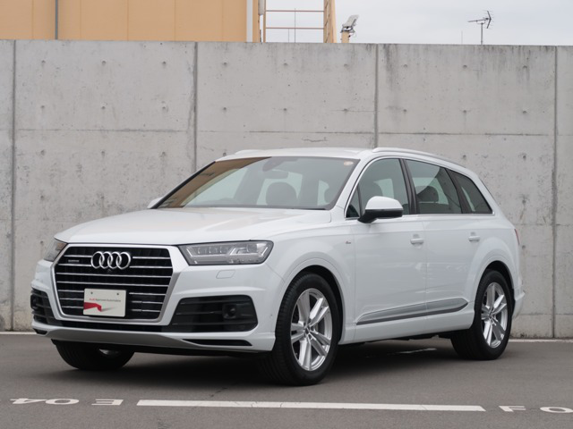 中古車 アウディ Q7 3 0 Tfsi クワトロ Sラインパッケージ 4wd の中古車詳細 8 000km ホワイトメタリック 大阪府 650万円 中古車情報 中古車検索なら 車選びドットコム 車選び Com