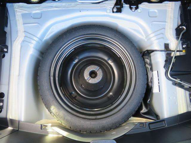 中古車 トヨタ ヴィッツ 1 5 Rs の中古車詳細 37 000km シルバーメタリック 愛知県 102万円 中古車情報 中古車検索なら 車選びドットコム 車選び Com