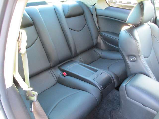 中古車 日産 スカイラインクーペ 3 7 370gt タイプp の中古車詳細 50 000km パールホワイト 栃木県 185 8万円 中古車情報 中古車検索なら 車選びドットコム 車選び Com