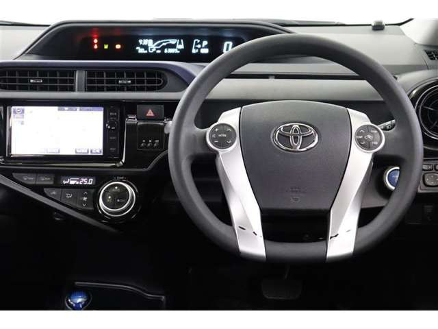 中古車 トヨタ アクア 1 5 S の中古車詳細 64 000km ホワイトパール 京都府 93 5万円 中古車情報 中古車検索なら 車 選びドットコム 車選び Com