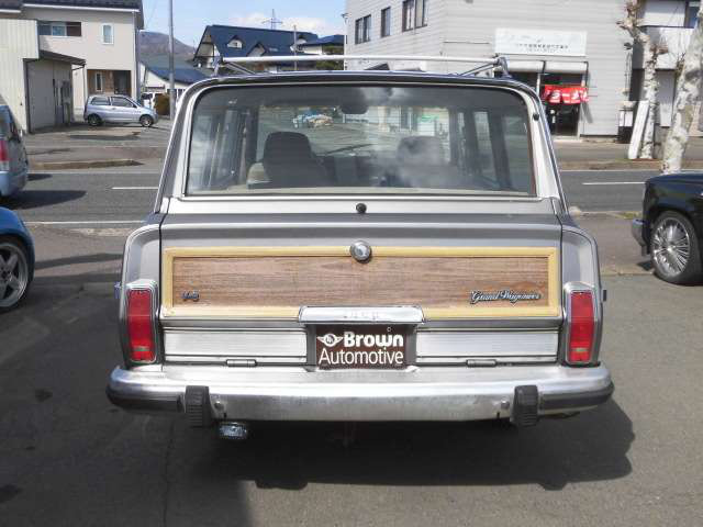 中古車 クライスラー ジープ グランドワゴニア 最終モデル ファイナルエディション の中古車詳細 134 000km ライトグレーメタリック 岩手県 249万円 中古車情報 中古車検索なら 車選びドットコム 車選び Com