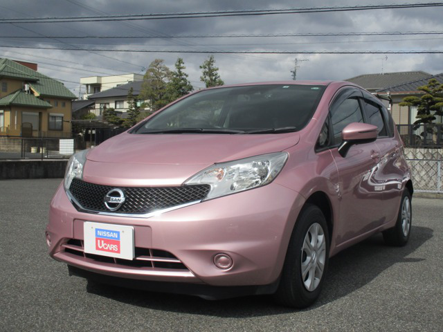 中古車 日産 ノート 1 2 X の中古車詳細 30 000km ピンクメタリック 愛知県 54 8万円 中古車情報 中古車検索なら 車選びドットコム 車選び Com