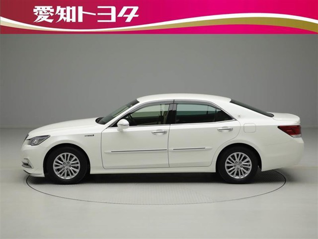 中古車 トヨタ クラウン クラウンロイヤル Hv ロイヤルサルーン の中古車詳細 19 000km パールメタリック 愛知県 303万円 中古車情報 中古車検索なら 車選びドットコム 車選び Com