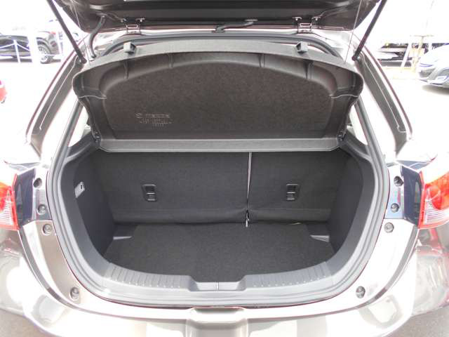 中古車 マツダ デミオ 1 3 13s ツーリング Lパッケージ の中古車詳細 19 000km ブラウン 千葉県 130万円 中古車情報 中古車検索なら 車選びドットコム 車選び Com