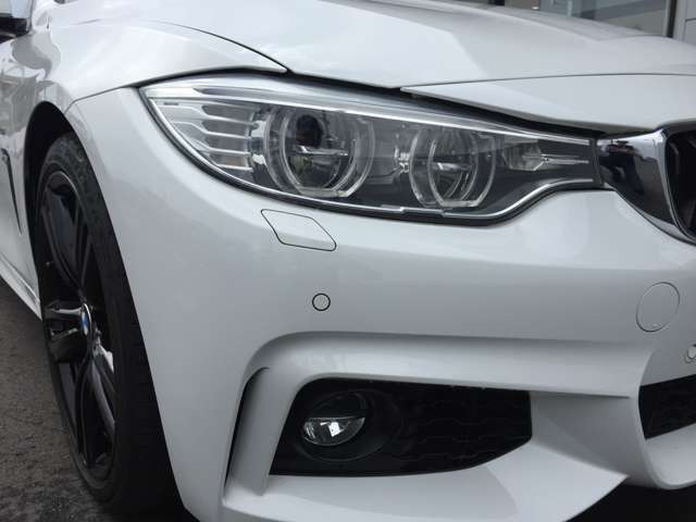 中古車 Bmw 435iカブリオレ Mスポーツ の中古車詳細 31 000km ホワイト 兵庫県 398万円 中古車情報 中古車検索なら 車選びドットコム 車選び Com