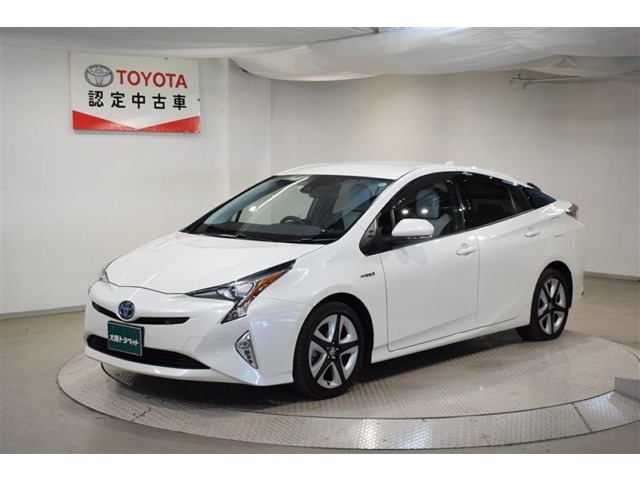 中古車 トヨタ プリウス 1 8 A プレミアム ツーリングセレクション の中古車詳細 32 000km パールメタリック 大阪府 6万円 中古車情報 中古車検索なら 車選びドットコム 車選び Com
