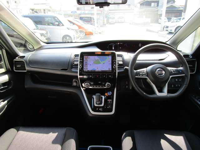 中古車 日産 セレナ 1 2 E Power ハイウェイスター V の中古車詳細 46 000km ブラック 兵庫県 286万円 中古車 情報 中古車検索なら 車選びドットコム 車選び Com