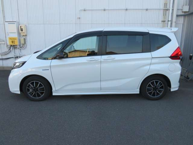 中古車 ホンダ フリード 1 5 ハイブリッド モデューロx ホンダセンシング の中古車詳細 23 000km ホワイトパール 三重県 249 9万円 中古車情報 中古車検索なら 車選びドットコム 車選び Com