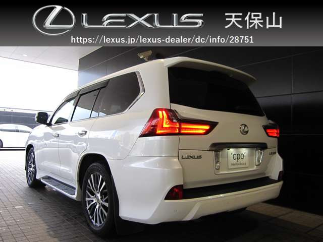 中古車 レクサス Lx570 4wd の中古車詳細 62 000km ホワイトパール 鹿児島県 0万円 中古車情報 中古車検索なら 車選びドットコム 車選び Com