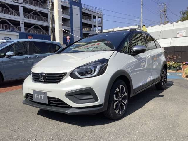 中古車 ホンダ フィット 1 3 クロスター の中古車詳細 登録済未使用車 10km走行 ホワイトブラックツートン 千葉県 198万円 中古車情報 中古車検索なら 車選びドットコム 車選び Com
