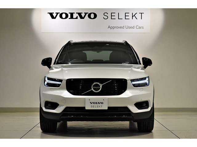 中古車 ボルボ Xc40 T4 Awd Rデザイン 4wd の中古車詳細 5 000km ホワイトパール 千葉県 448万円 中古車情報 中古車検索なら 車選びドットコム 車選び Com