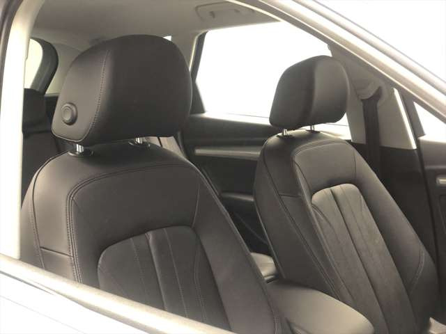中古車 アウディ Q5 2 0 Tfsi クワトロ スポーツ 4wd の中古車詳細 26 000km シルバーグレー 鳥取県 398万円 中古車情報 中古車検索なら 車選びドットコム 車選び Com 中古車 アウディ Q5 2 0 Tfsi クワトロ スポーツ 4wd の中古車詳細 26 000km シルバーグレー 鳥取県 398万円 中古車情報 中古車検索なら 車選びドットコム 車選び Com