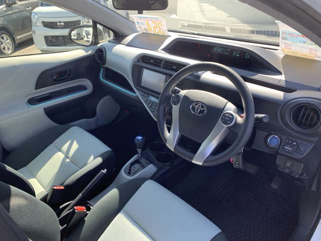 中古車 トヨタ アクア 1 5 S ワンオーナー Opカラー 純正ナビtv の中古車詳細 14 000km ライムホワイトパールクリスタルシャイン 群馬県 95 7万円 中古車情報 中古車検索なら 車選びドットコム 車選び Com